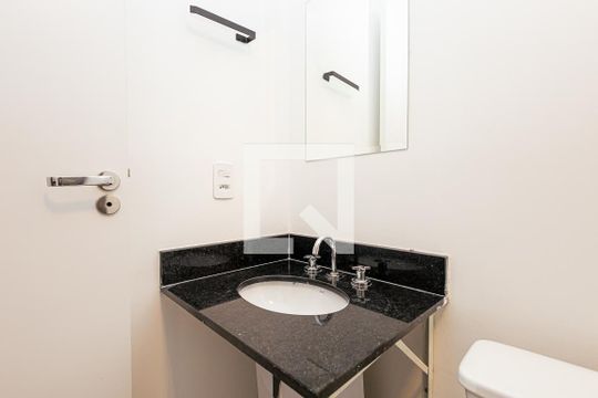 Banheiro de kitnet/studio para alugar com 1 quarto, 19m² em Bela Vista, São Paulo