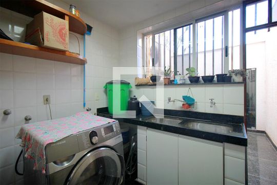 Área de Serviço de casa à venda com 7 quartos, 500m² em Silveira, Belo Horizonte