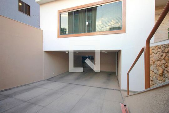 Garagem de casa à venda com 7 quartos, 500m² em Silveira, Belo Horizonte
