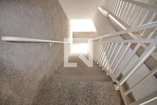Escada de Acesso de apartamento à venda com 2 quartos, 42m² em Vila Nova Mazzei, São Paulo