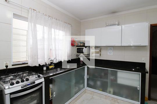 Cozinha 1 de casa à venda com 4 quartos, 70m² em Jardim Brasil (zona Norte), São Paulo