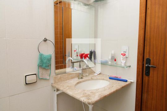 Banheiro 1 de casa à venda com 4 quartos, 70m² em Jardim Brasil (zona Norte), São Paulo