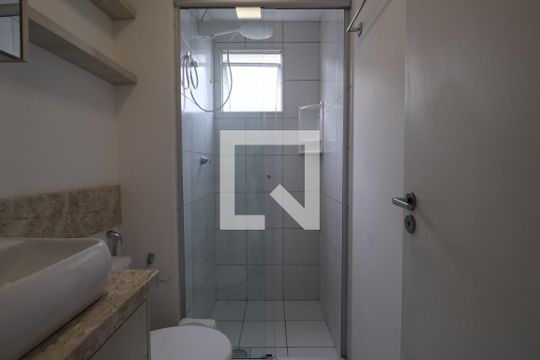 Banheiro de apartamento à venda com 2 quartos, 42m² em Fátima, Canoas