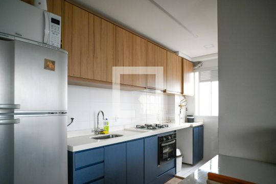 Cozinha de apartamento à venda com 2 quartos, 48m² em Jardim Santa Emilia, São Paulo