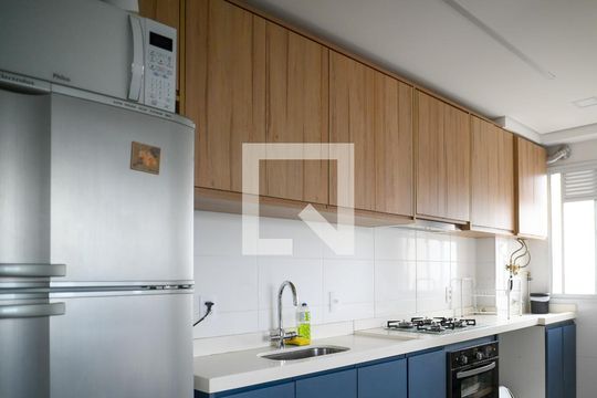 Cozinha de apartamento à venda com 2 quartos, 48m² em Jardim Santa Emilia, São Paulo