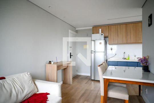 Sala de apartamento à venda com 2 quartos, 48m² em Jardim Santa Emilia, São Paulo