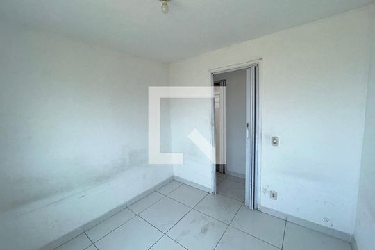 Quarto 2 de apartamento para alugar com 2 quartos, 60m² em Marechal Hermes, Rio de Janeiro