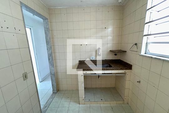 Cozinha de apartamento para alugar com 2 quartos, 60m² em Marechal Hermes, Rio de Janeiro