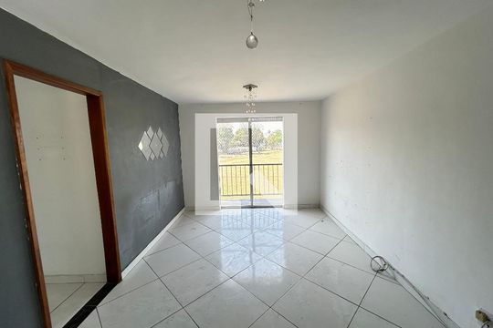 Sala de apartamento para alugar com 2 quartos, 60m² em Marechal Hermes, Rio de Janeiro
