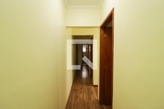 Corredor de casa à venda com 4 quartos, 200m² em Jardim São Paulo(zona Norte), São Paulo
