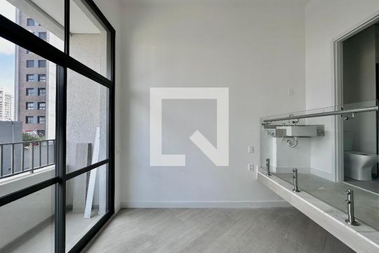 Sala  de kitnet/studio para alugar com 1 quarto, 23m² em Itaim Bibi, São Paulo