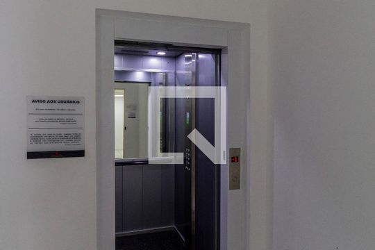 Área Comum - Elevador de kitnet/studio à venda com 1 quarto, 30m² em Vila Ré, São Paulo