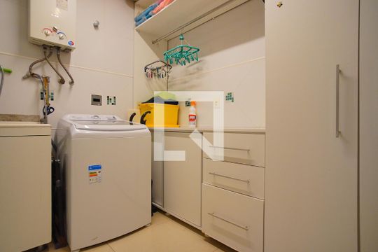 Área de Serviço de casa à venda com 6 quartos, 400m² em Sarandi, Porto Alegre