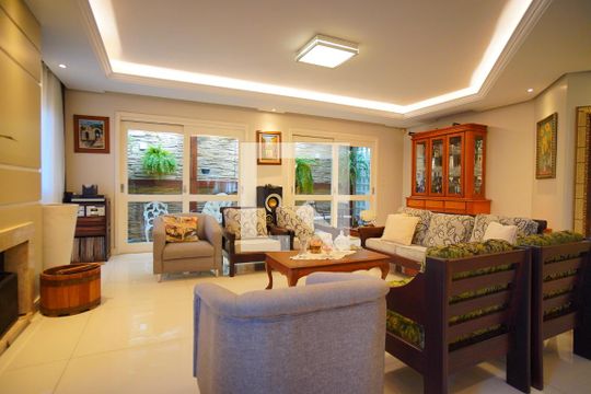 Casa à venda com 6 quartos, 400m² em Sarandi, Porto Alegre