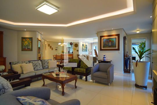 Sala de casa à venda com 6 quartos, 400m² em Sarandi, Porto Alegre