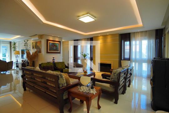 Sala de casa à venda com 6 quartos, 400m² em Sarandi, Porto Alegre