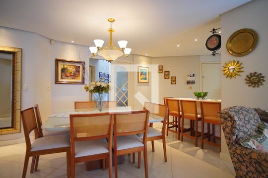 Sala de casa à venda com 6 quartos, 400m² em Sarandi, Porto Alegre