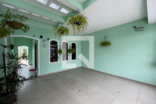 Garagem de casa para alugar com 3 quartos, 190m² em Jardim Aricanduva, São Paulo
