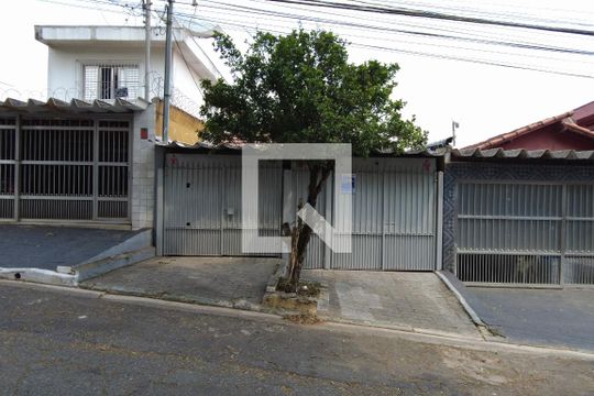 Fachada de casa à venda com 4 quartos, 300m² em Vila do Encontro, São Paulo