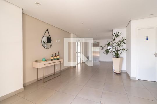 Hall Social de apartamento à venda com 2 quartos, 50m² em Vila Pita, São Paulo