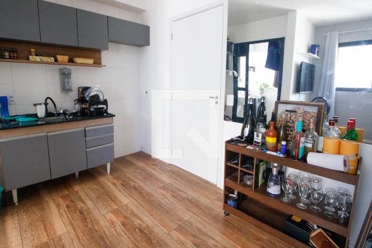 Sala e Cozinha de apartamento para alugar com 2 quartos, 36m² em Umarizal, São Paulo