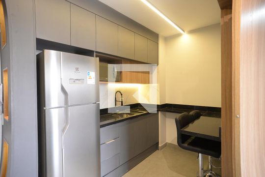 Cozinha de kitnet/studio à venda com 1 quarto, 24m² em Paraíso, São Paulo