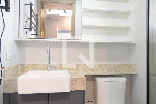 Banheiro de kitnet/studio à venda com 1 quarto, 24m² em Paraíso, São Paulo