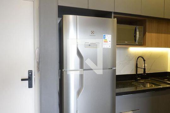 Cozinha de kitnet/studio à venda com 1 quarto, 24m² em Paraíso, São Paulo