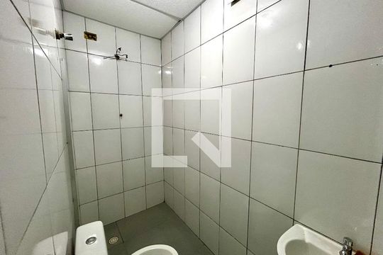 Banheiro 1 de casa para alugar com 3 quartos, 440m² em Jardim Presidente Dutra, Guarulhos