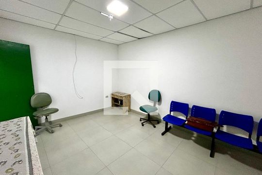 Sala de casa para alugar com 3 quartos, 440m² em Jardim Presidente Dutra, Guarulhos