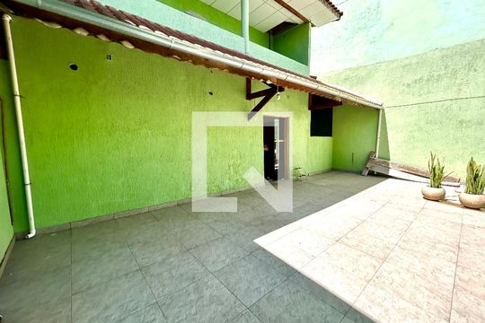 Garagem de casa para alugar com 3 quartos, 440m² em Jardim Presidente Dutra, Guarulhos