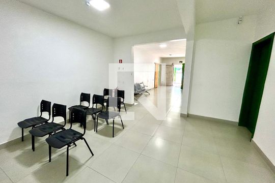 Sala de casa para alugar com 3 quartos, 440m² em Jardim Presidente Dutra, Guarulhos