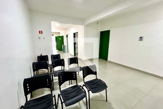 Sala de casa para alugar com 3 quartos, 440m² em Jardim Presidente Dutra, Guarulhos