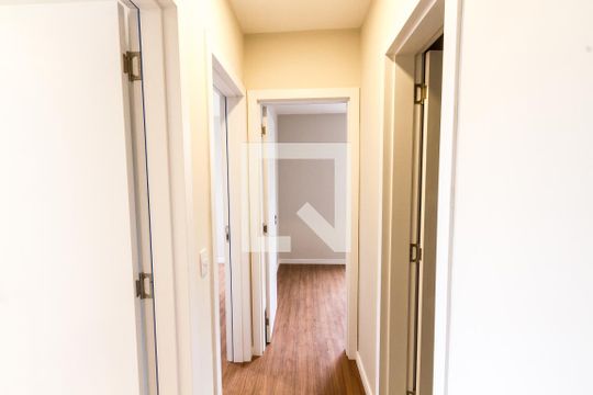 Corredor de apartamento para alugar com 3 quartos, 87m² em Bigorrilho, Curitiba