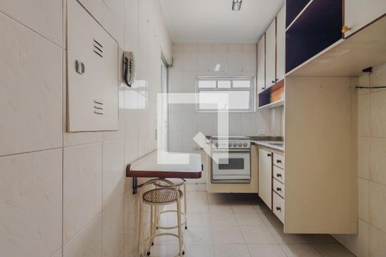 Cozinha de apartamento para alugar com 1 quarto, 64m² em Cerqueira César, São Paulo