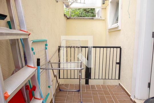 Quintal de casa para alugar com 3 quartos, 230m² em Jardim Morumbi, São Paulo