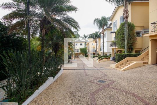 Área comum de casa para alugar com 3 quartos, 230m² em Jardim Morumbi, São Paulo