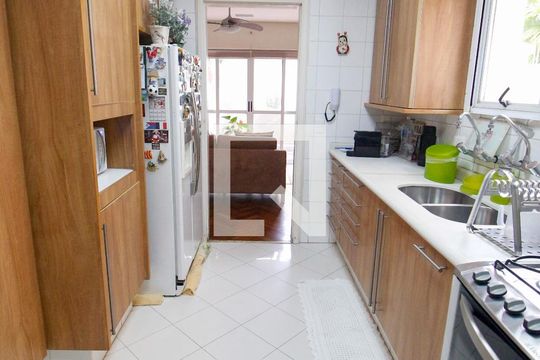 Cozinha de casa para alugar com 3 quartos, 230m² em Jardim Morumbi, São Paulo