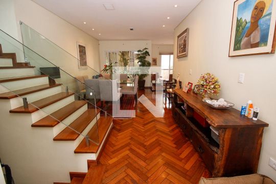 Casa para alugar com 3 quartos, 230m² em Jardim Morumbi, São Paulo