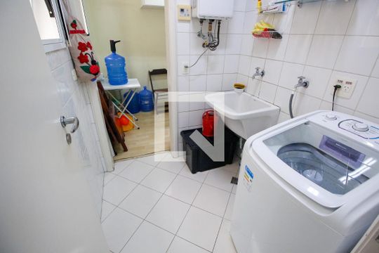 Área de Serviço de casa para alugar com 3 quartos, 230m² em Jardim Morumbi, São Paulo