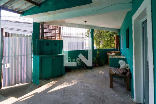 Quintal e Garagem de casa para alugar com 1 quarto, 70m² em Vila Bela, São Paulo