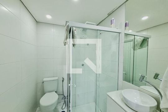Banheiro de apartamento à venda com 1 quarto, 26m² em Butantã, São Paulo
