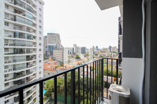 Varanda de kitnet/studio para alugar com 1 quarto, 30m² em Pinheiros, São Paulo