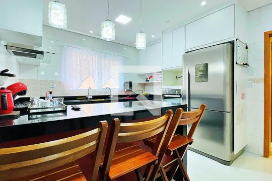 Cozinha de casa para alugar com 3 quartos, 148m² em Jardim Santa Clara, Guarulhos
