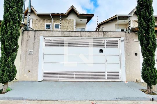 Fachada de casa para alugar com 3 quartos, 148m² em Jardim Santa Clara, Guarulhos