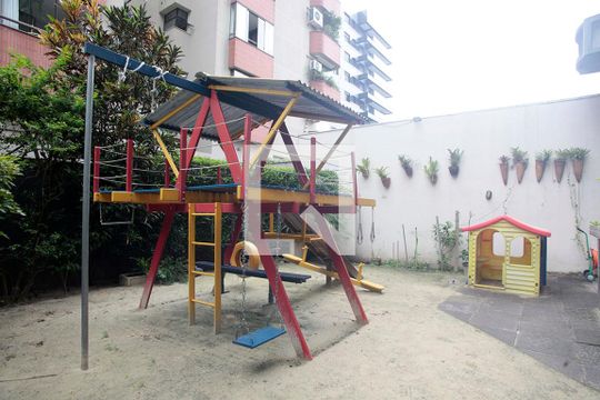 Área Comum - Playground de apartamento à venda com 4 quartos, 200m² em Rio Branco, Porto Alegre