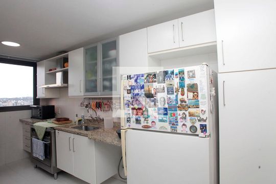 Cozinha de apartamento à venda com 4 quartos, 200m² em Rio Branco, Porto Alegre