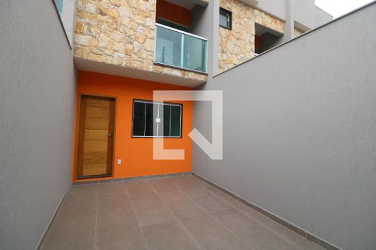 Garagem de casa à venda com 2 quartos, 75m² em Vila Antonieta, São Paulo