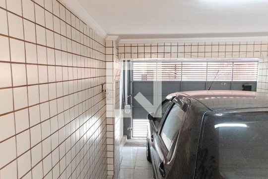 Garagem de casa à venda com 3 quartos, 100m² em Parque Edu Chaves, São Paulo