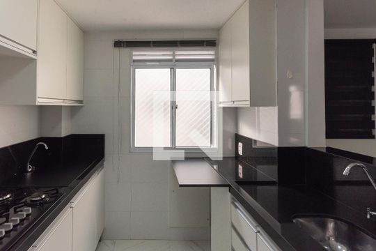 Cozinha de apartamento à venda com 2 quartos, 48m² em Loteamento Residencial Parque dos Cantos, Campinas
